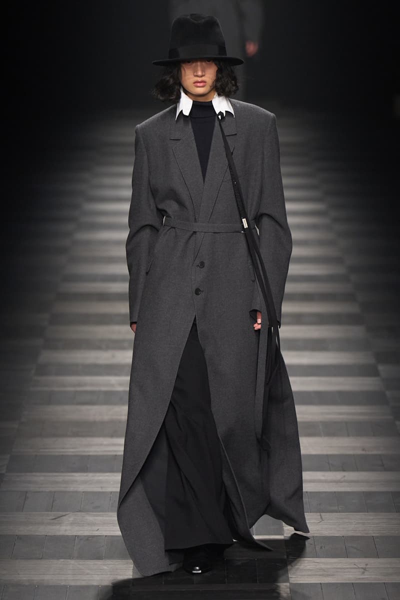 Ann Demeulemeester FW22 Showcases Its Heritage of Elegant Simplicity Fashion