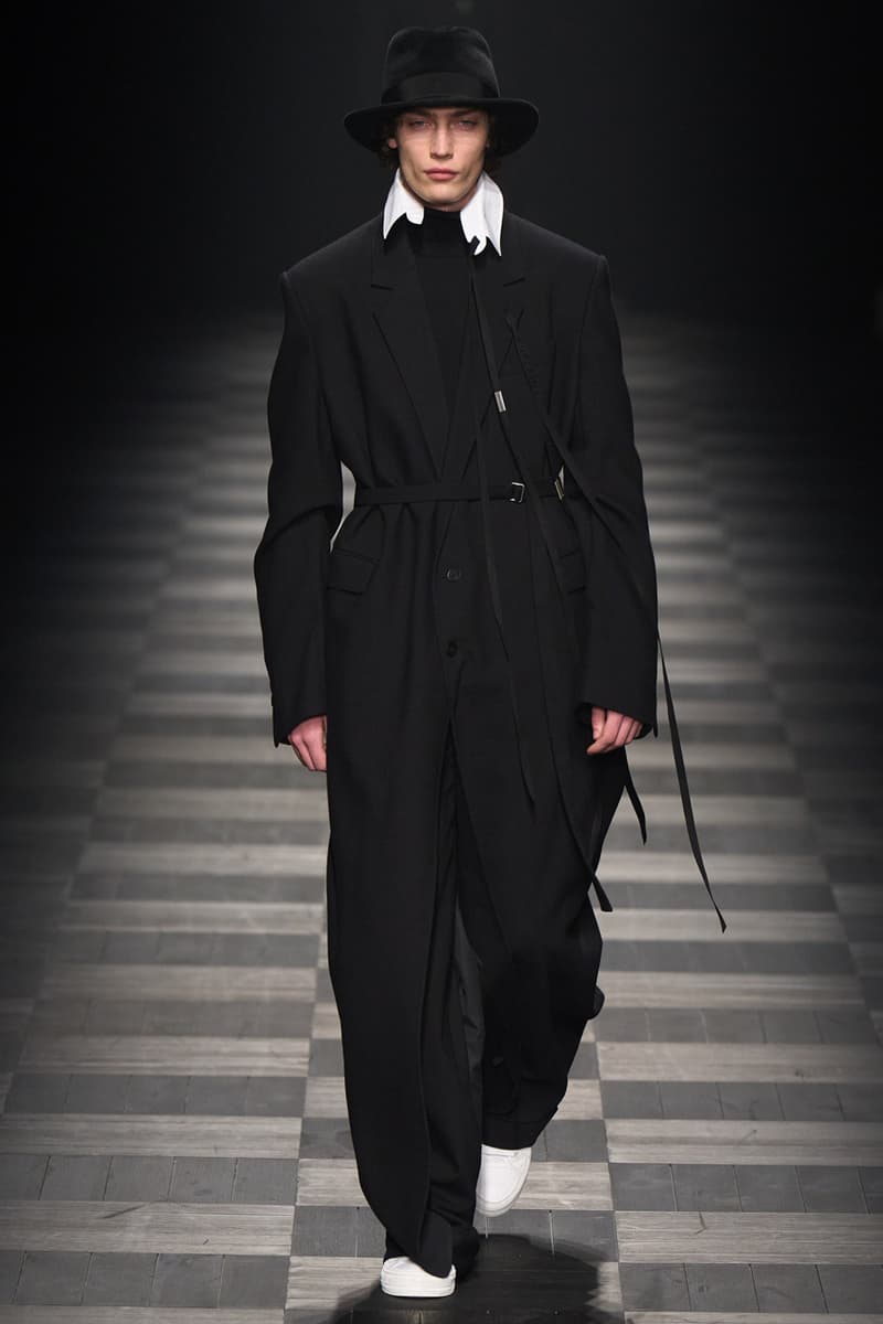 Ann Demeulemeester FW22 Showcases Its Heritage of Elegant Simplicity Fashion