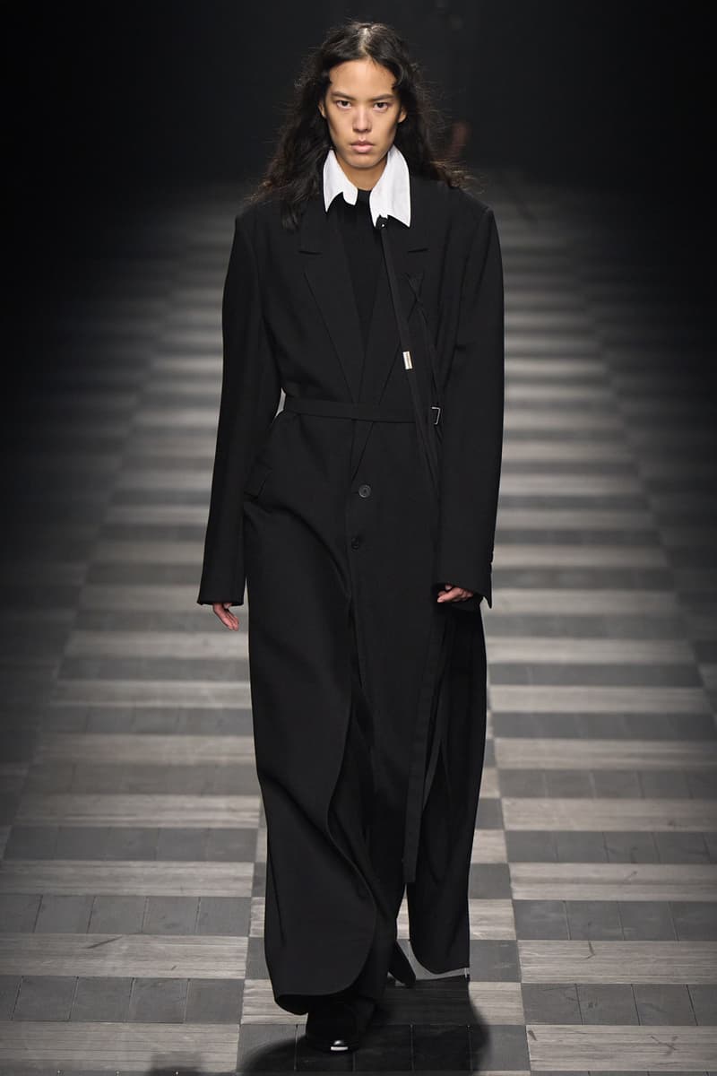 Ann Demeulemeester FW22 Showcases Its Heritage of Elegant Simplicity Fashion