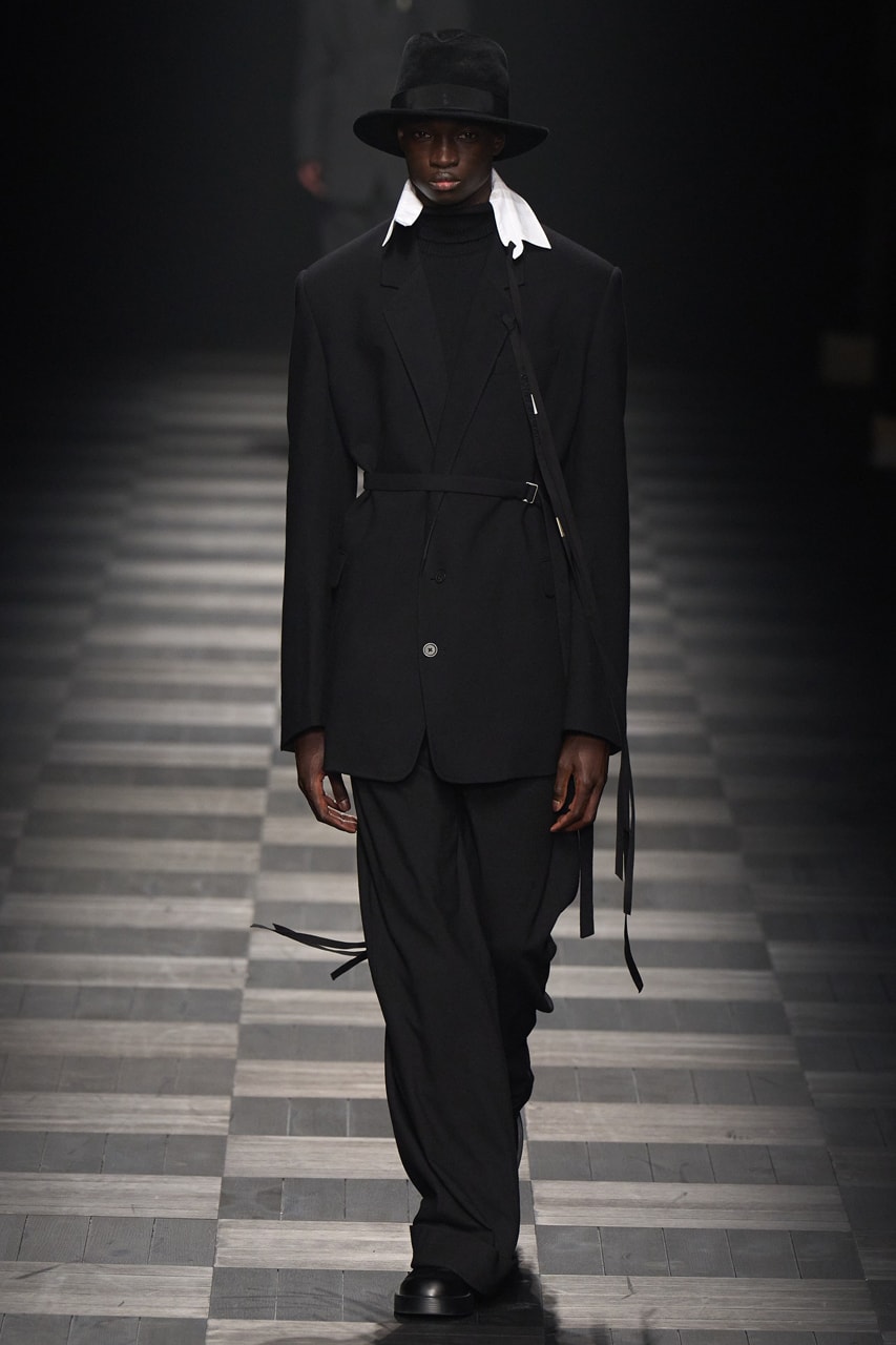 Ann Demeulemeester FW22 Showcases Its Heritage of Elegant Simplicity Fashion