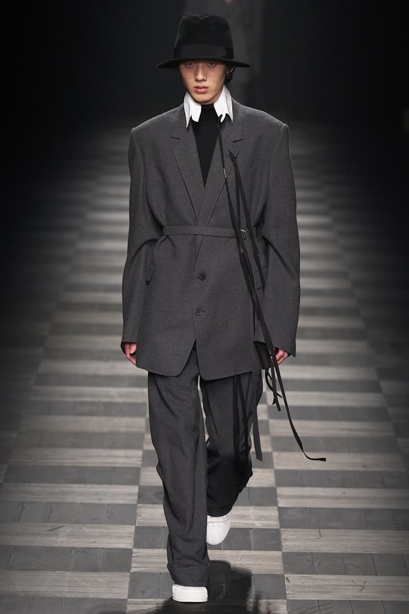 Ann Demeulemeester FW22 Showcases Its Heritage of Elegant Simplicity Fashion