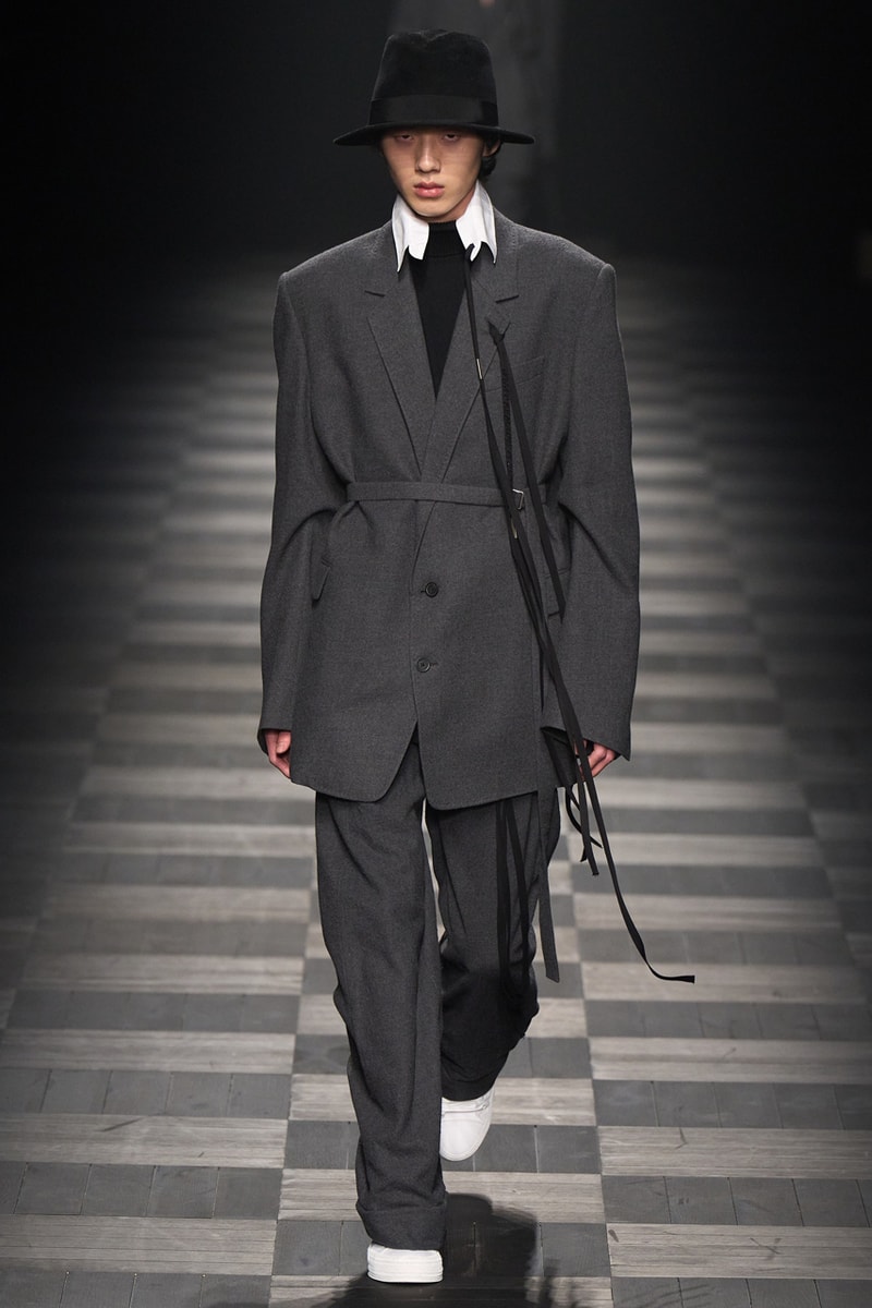 Ann Demeulemeester FW22 Showcases Its Heritage of Elegant Simplicity Fashion