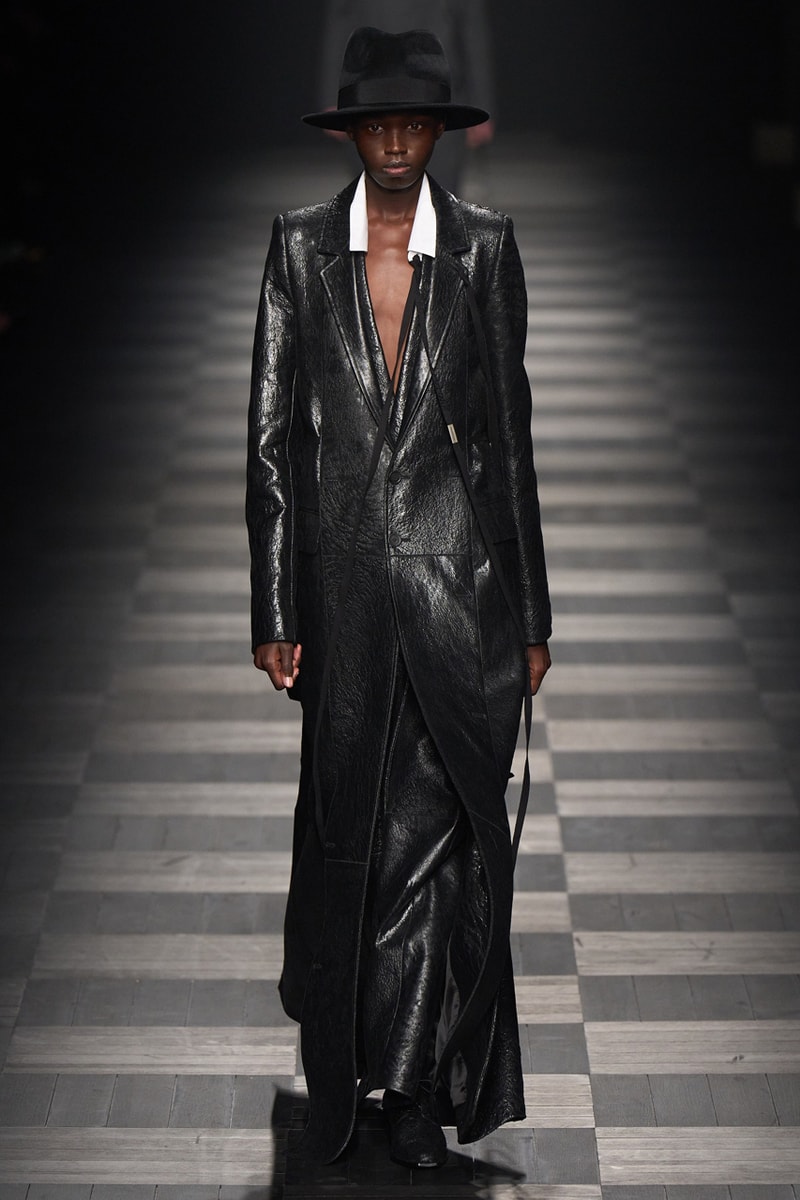 Ann Demeulemeester FW22 Showcases Its Heritage of Elegant Simplicity Fashion