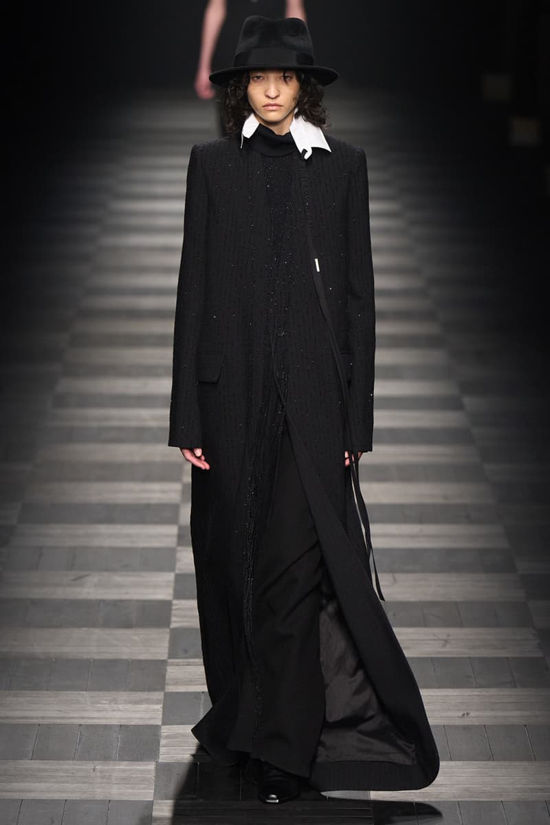 Ann Demeulemeester FW22 Showcases Its Heritage of Elegant Simplicity Fashion