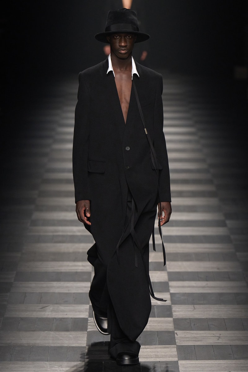 Ann Demeulemeester FW22 Showcases Its Heritage of Elegant Simplicity Fashion