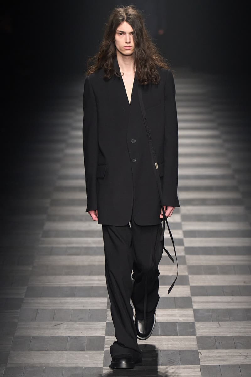 Ann Demeulemeester FW22 Showcases Its Heritage of Elegant Simplicity Fashion