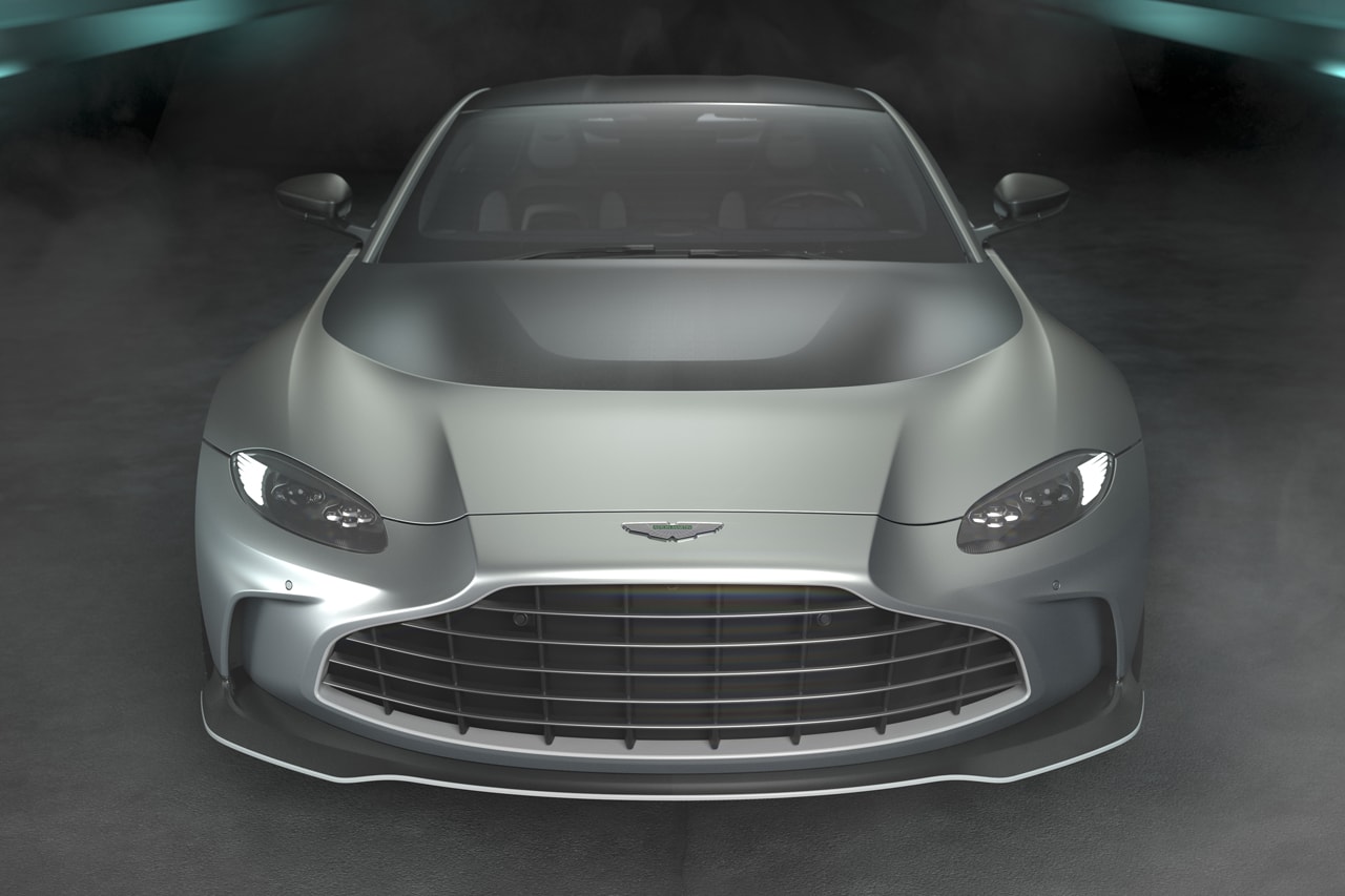 Aston Martin V12 Vantage 2022 Revealed Sold Out 5.2-Liter Twin Turbo 700 PS 753 Nm Torque Speed Performance Power British Supercar