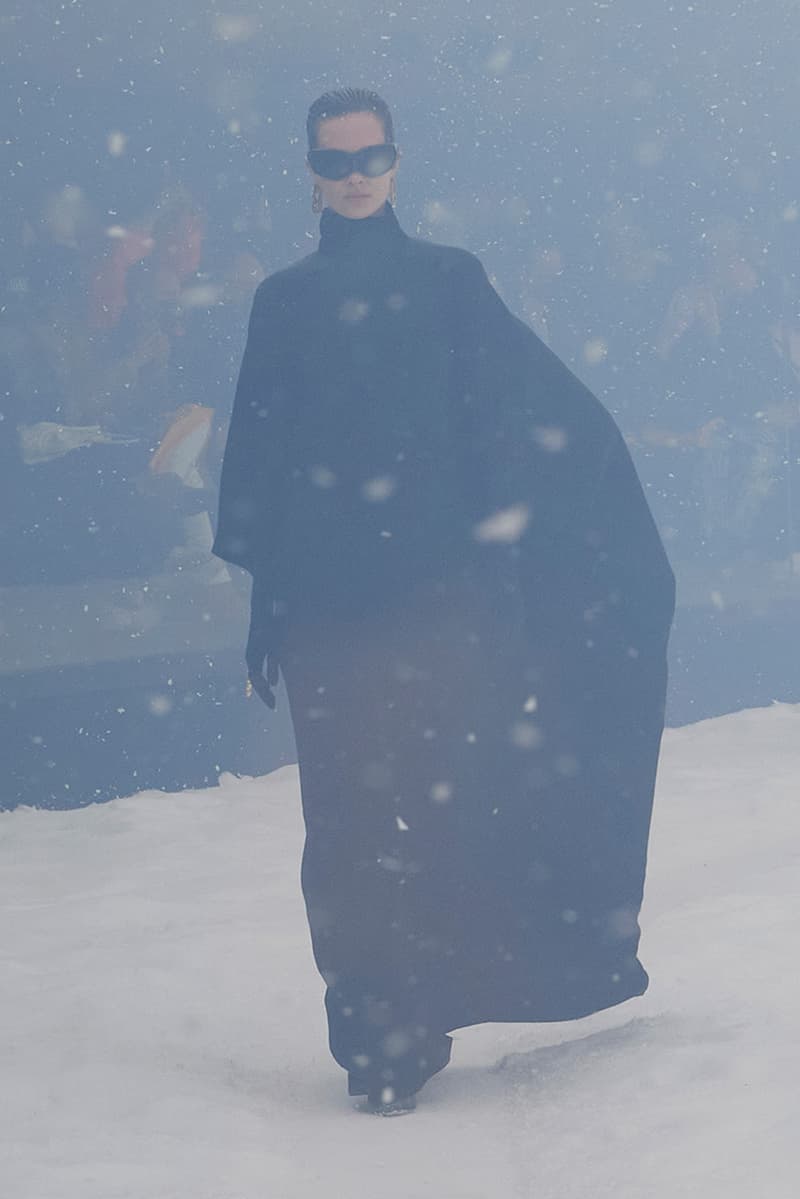 balenciaga winter 22 360 collection runway paris fashion week demna blizzard 