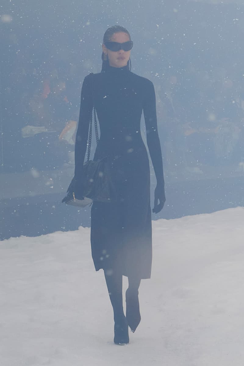 balenciaga winter 22 360 collection runway paris fashion week demna blizzard 