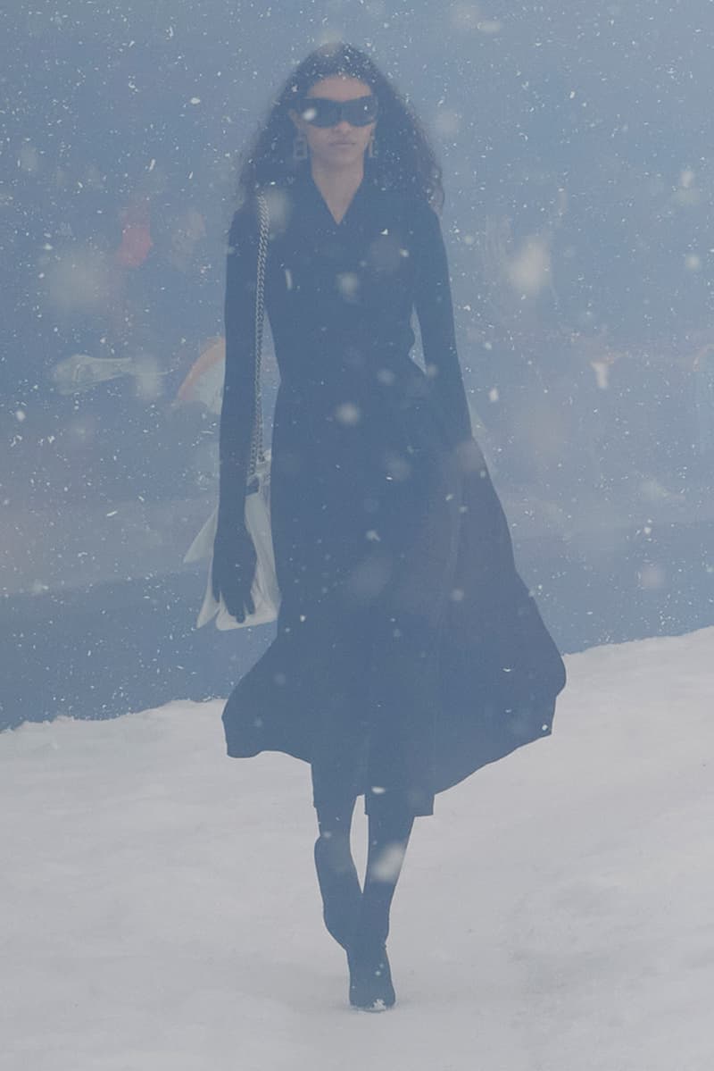 balenciaga winter 22 360 collection runway paris fashion week demna blizzard 