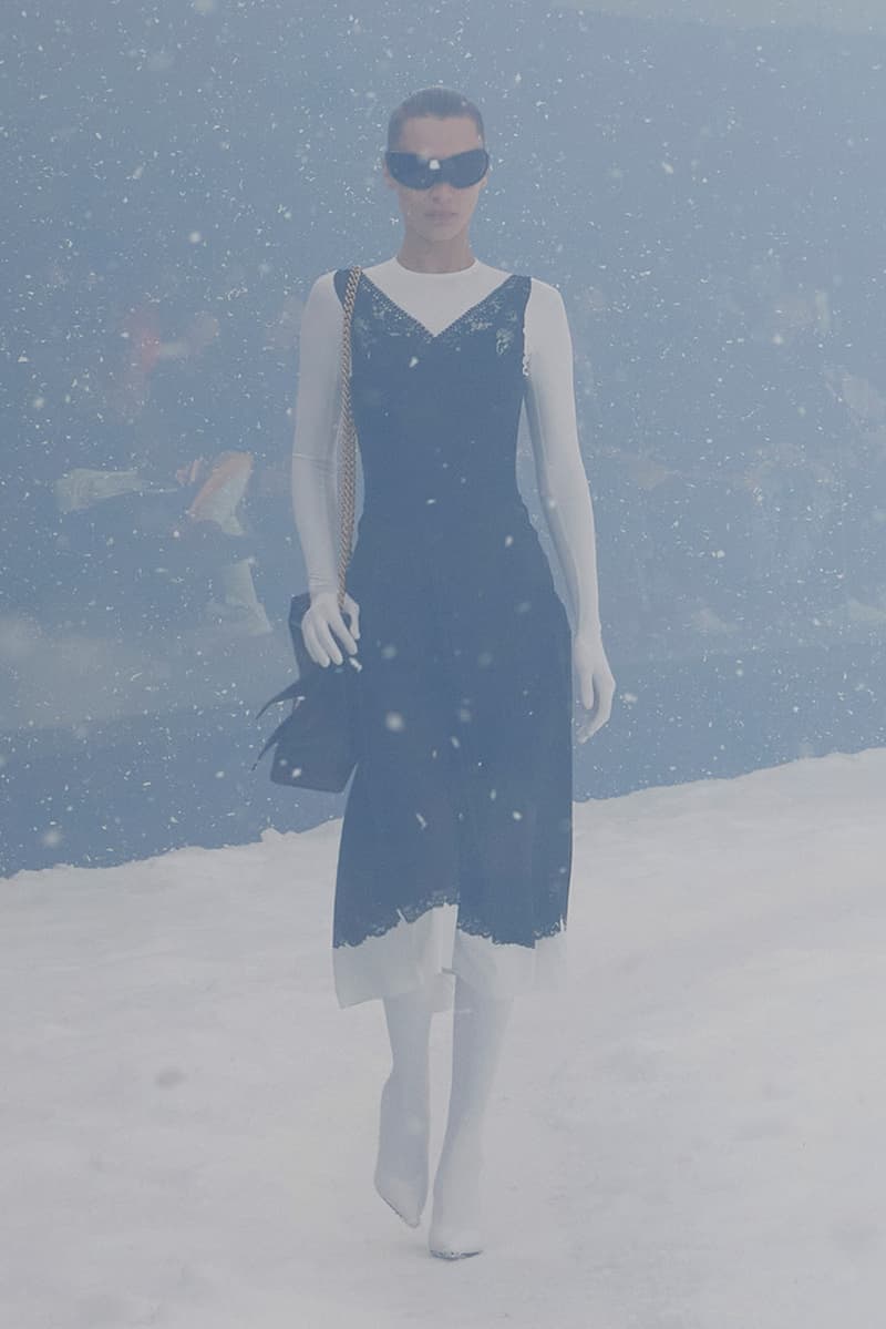 balenciaga winter 22 360 collection runway paris fashion week demna blizzard 