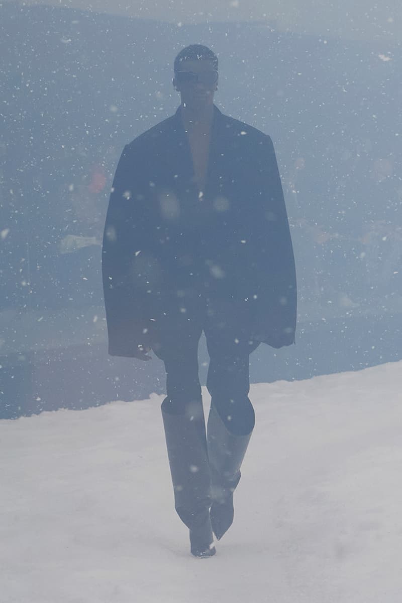 balenciaga winter 22 360 collection runway paris fashion week demna blizzard 