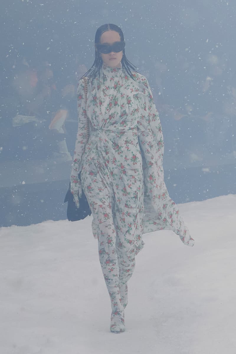 balenciaga winter 22 360 collection runway paris fashion week demna blizzard 