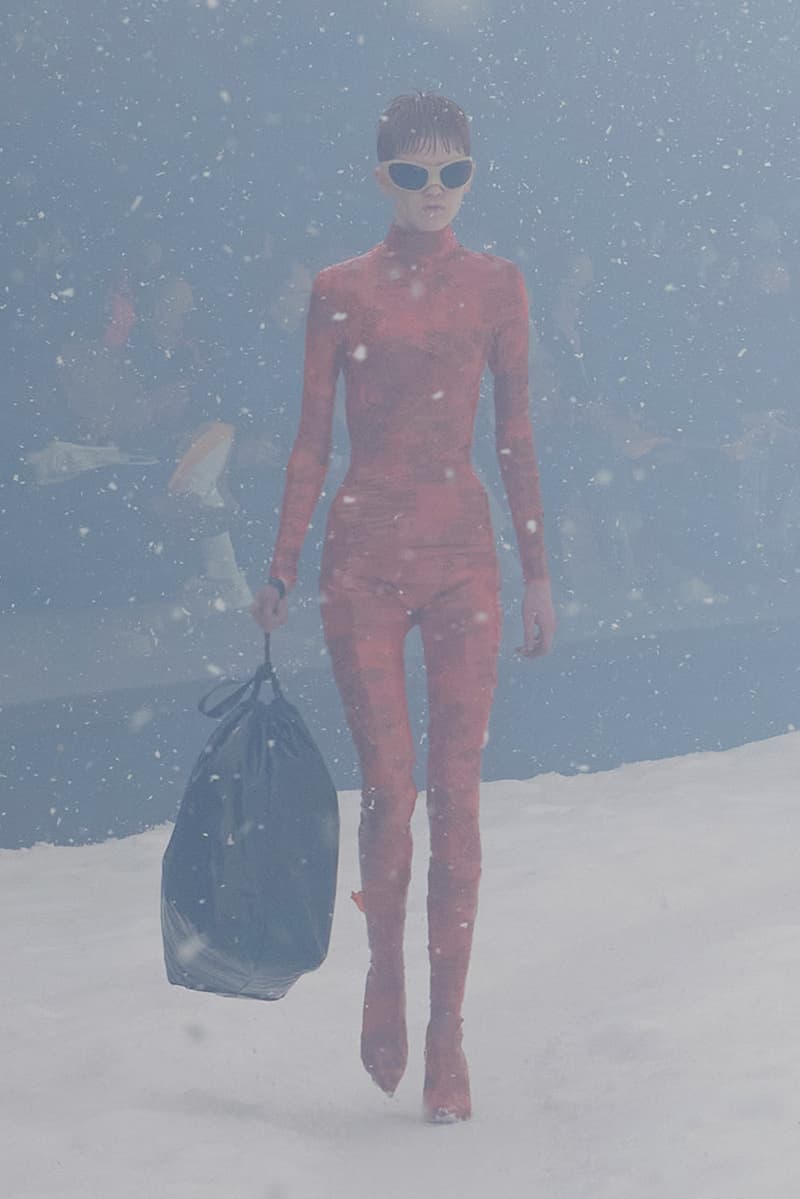 balenciaga winter 22 360 collection runway paris fashion week demna blizzard 