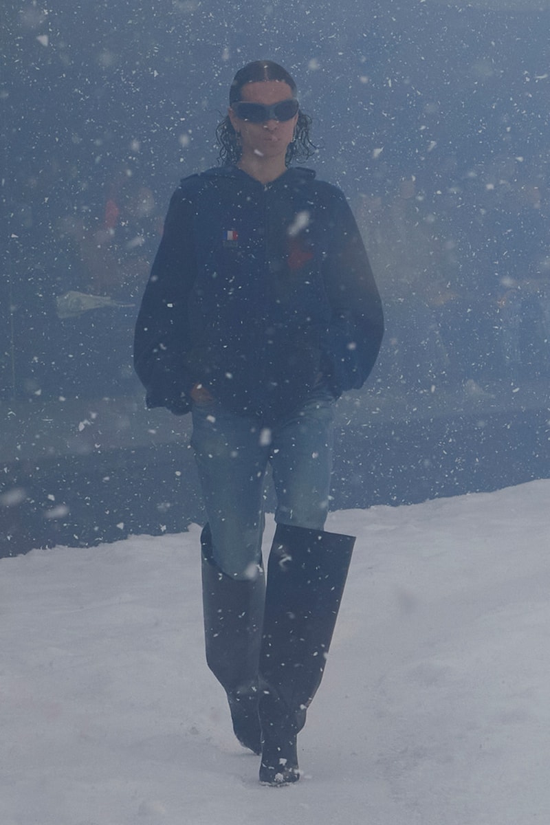balenciaga winter 22 360 collection runway paris fashion week demna blizzard 