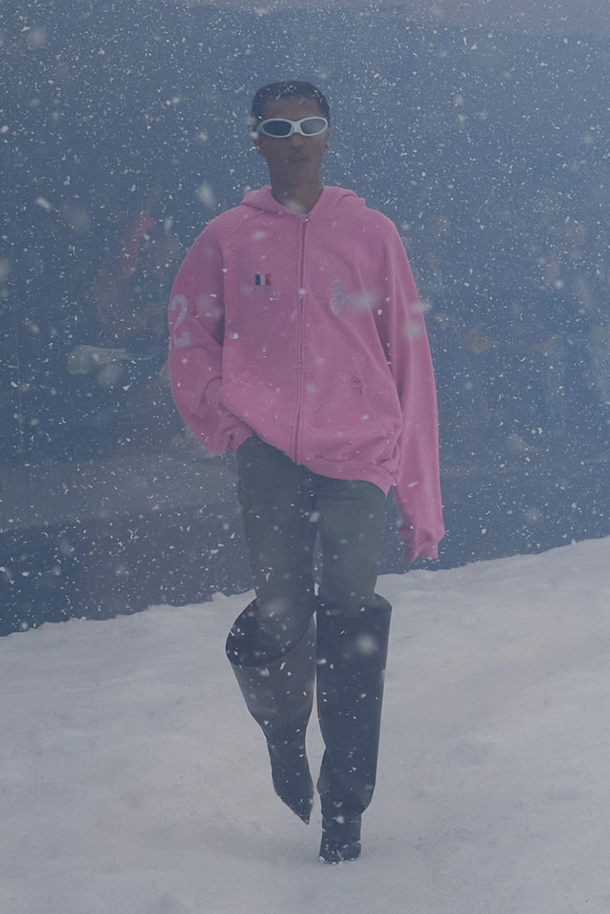 balenciaga winter 22 360 collection runway paris fashion week demna blizzard 