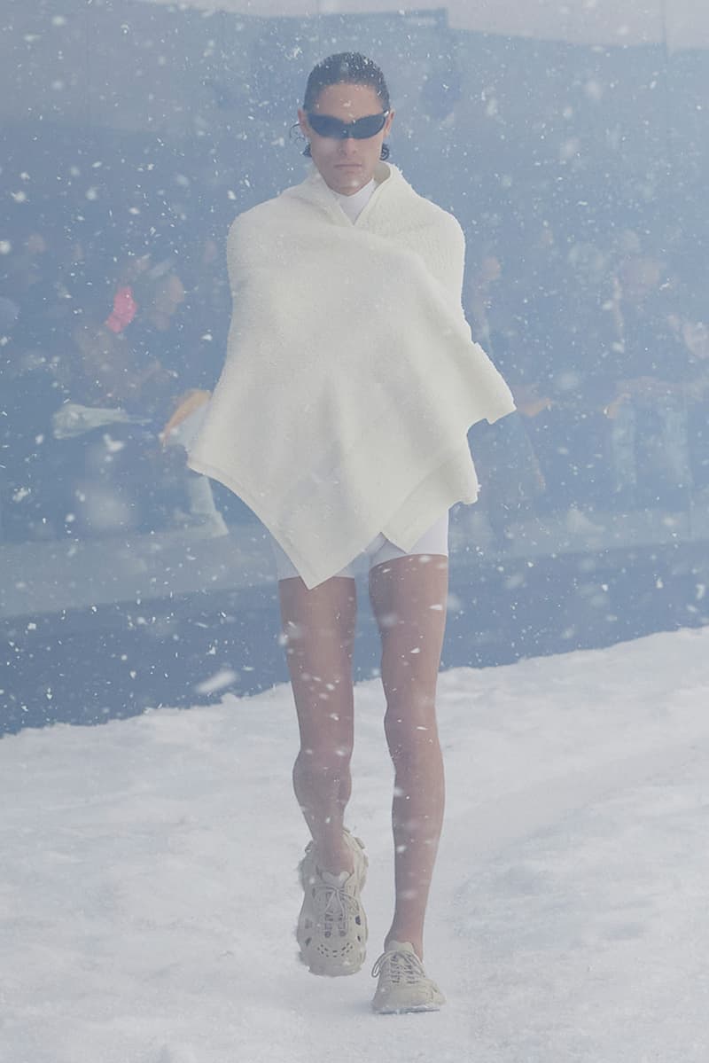 balenciaga winter 22 360 collection runway paris fashion week demna blizzard 