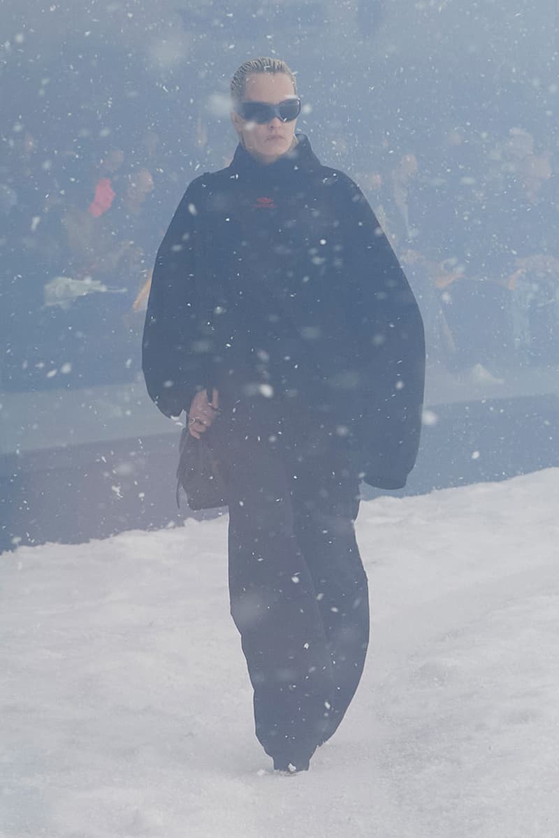 balenciaga winter 22 360 collection runway paris fashion week demna blizzard 