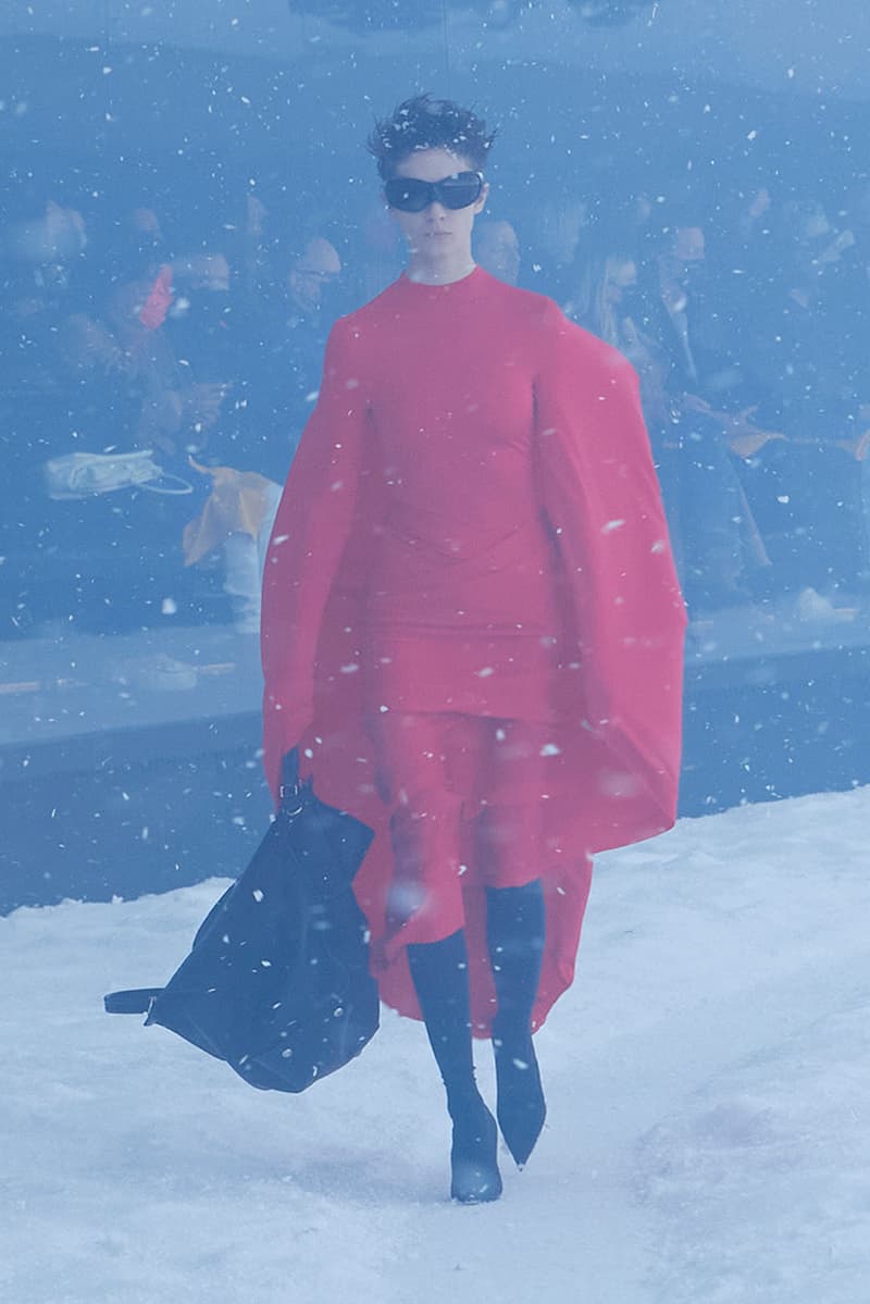 balenciaga winter 22 360 collection runway paris fashion week demna blizzard 