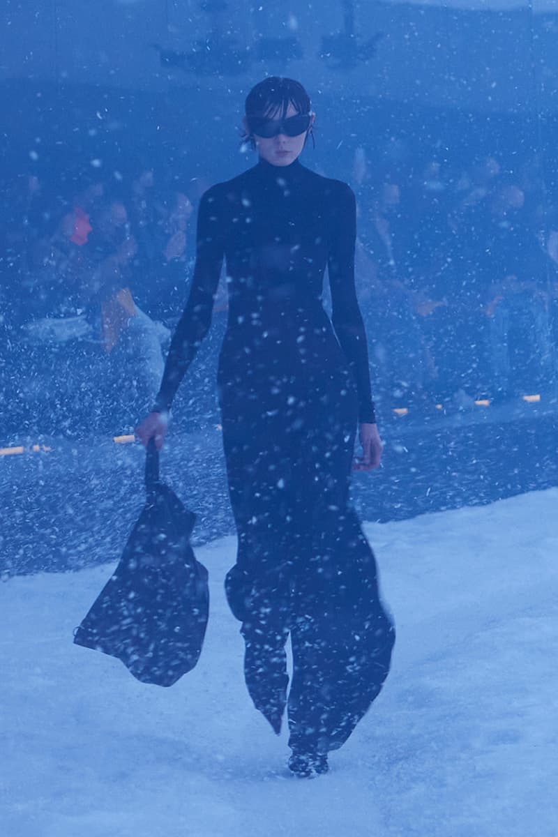 balenciaga winter 22 360 collection runway paris fashion week demna blizzard 