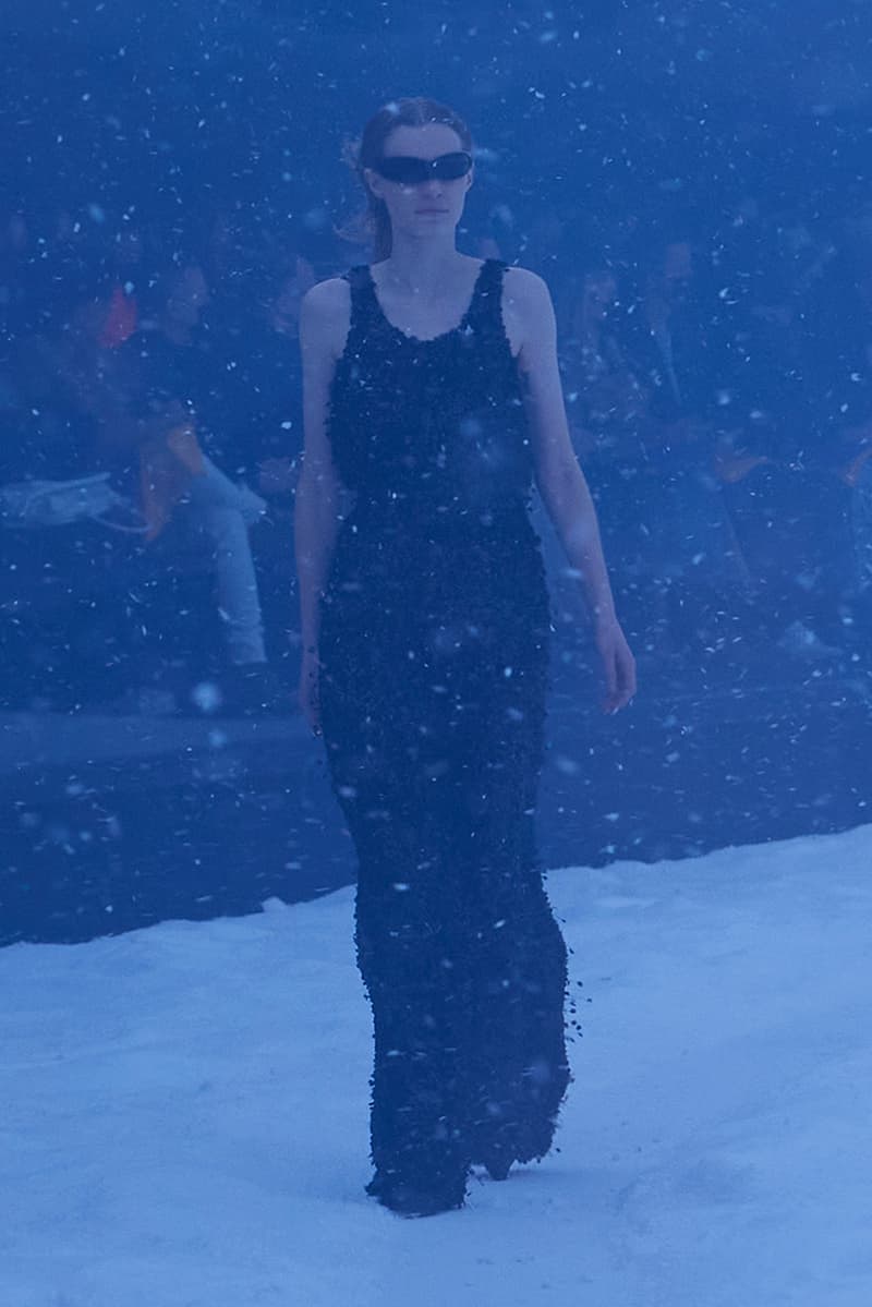 balenciaga winter 22 360 collection runway paris fashion week demna blizzard 