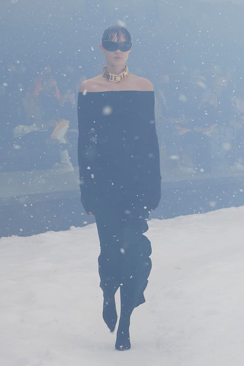 balenciaga winter 22 360 collection runway paris fashion week demna blizzard 