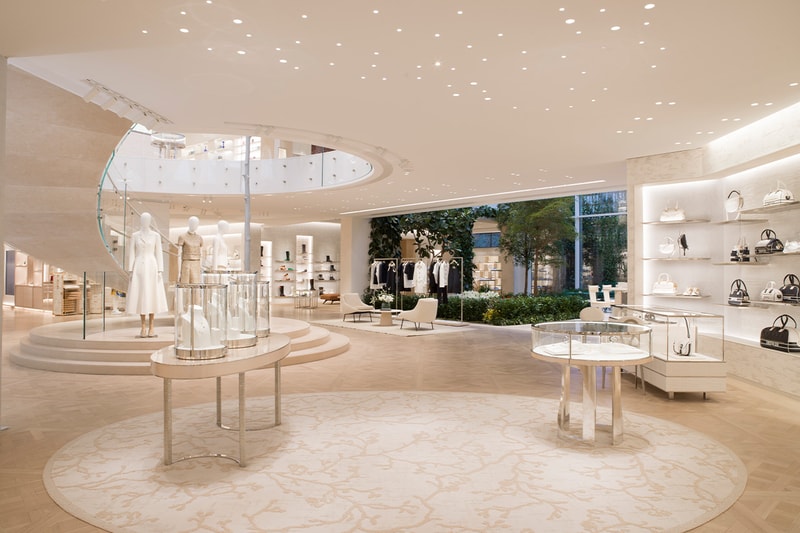 Dior Reopens 30 Avenue Montaigne Location Paris france christian store headquarters opening times address