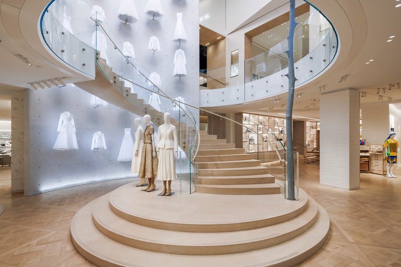 Dior Reopens 30 Avenue Montaigne Location Paris france christian store headquarters opening times address