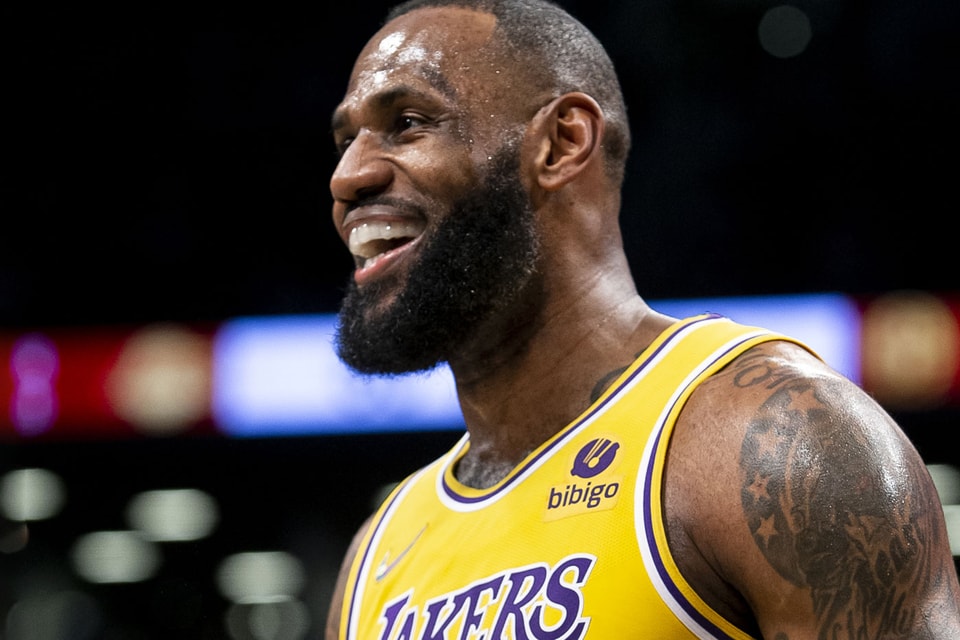 Lakers news: LeBron James officially switches jersey from No. 23