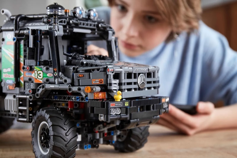 LEGO Technics Expands Vehicular Lineup With Heavy Duty Mercedes-Benz Zetros Trial Truck building blocks 4x4 suspension