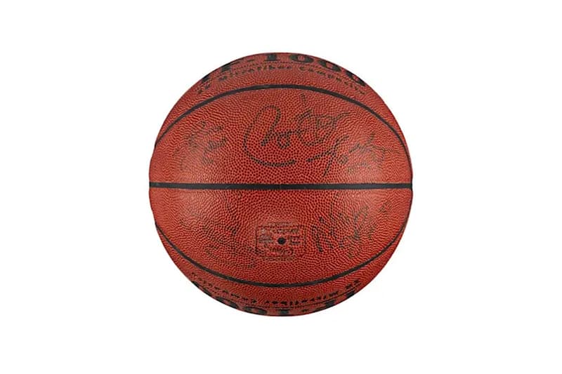 A Basketball Signed by Kobe Bryant and LeBron James From President Obamas Pickup Game Is up for Auction magic johnson carmelo anthony nba ball barack obama 49th birthday celebration