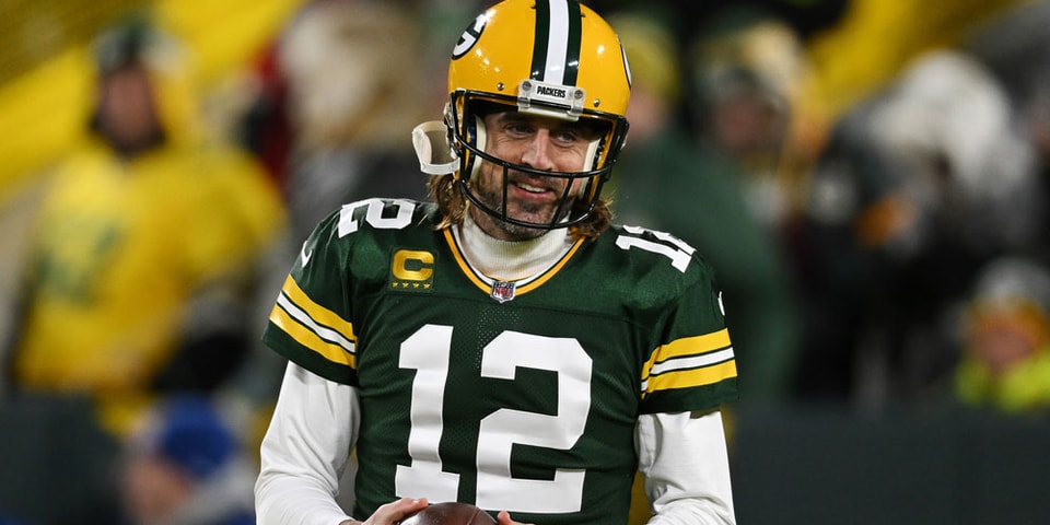 Aaron Rodgers: “YES. I will be playing with the Packers next year.”