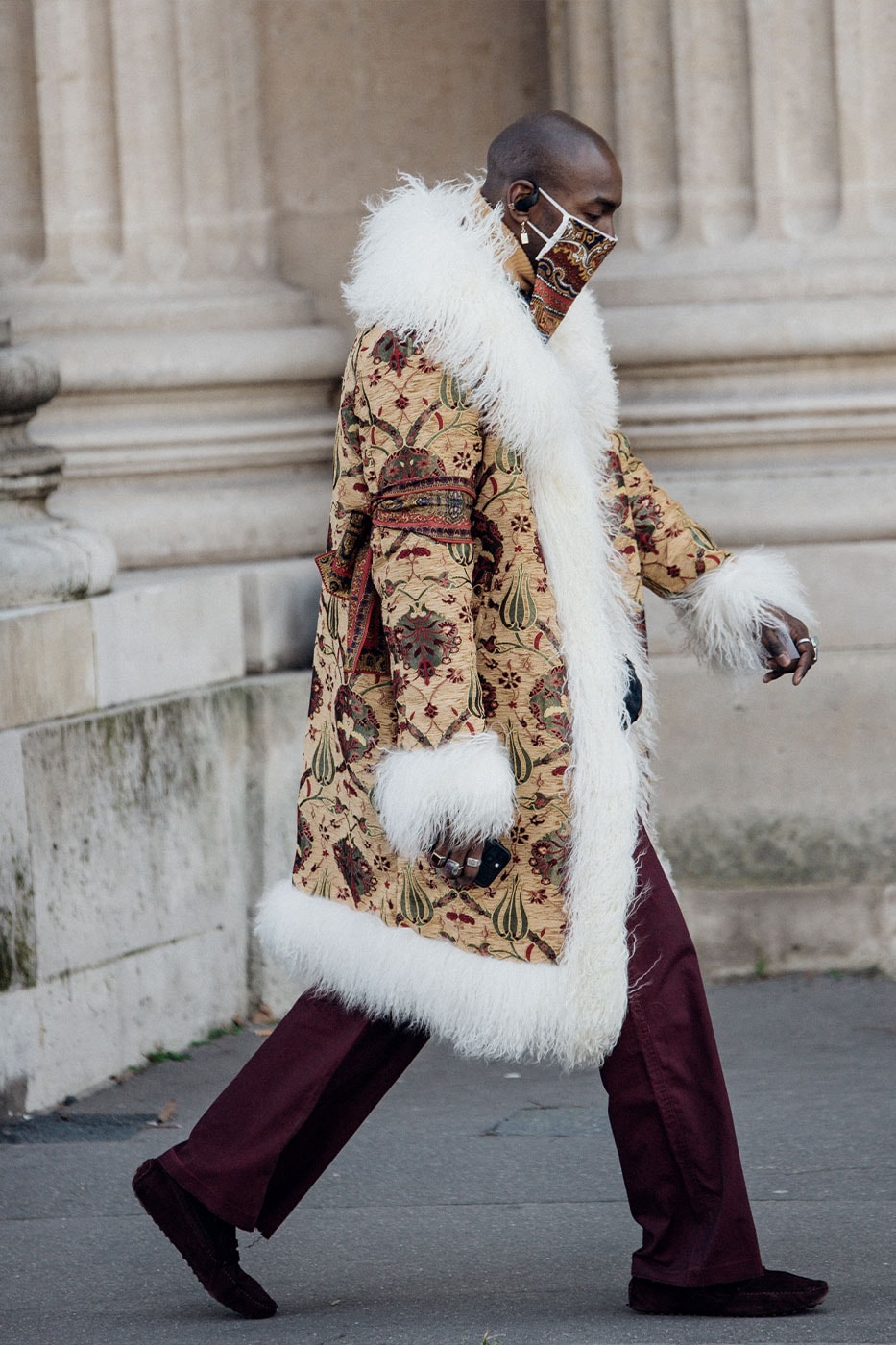 Louis Vuitton belt  Autumn street style, Street style paris, Street style