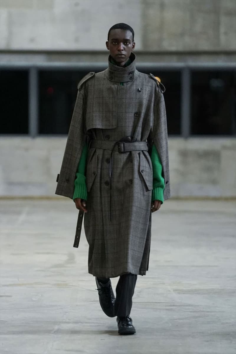 stein autumn fall winter 2022 fw22 kiichiro asakawa 2016 continuous perspective black dark blue grey mohair trench coats down jackets runway show images