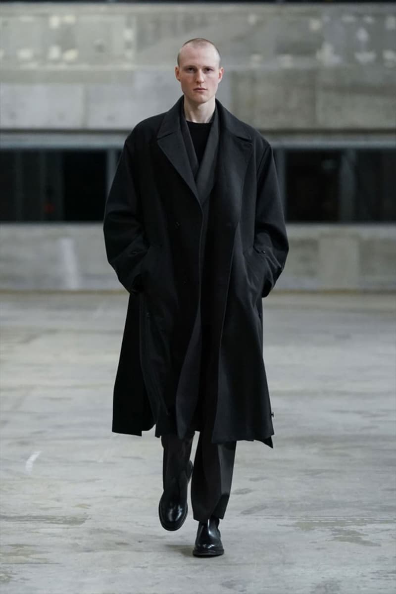 stein autumn fall winter 2022 fw22 kiichiro asakawa 2016 continuous perspective black dark blue grey mohair trench coats down jackets runway show images