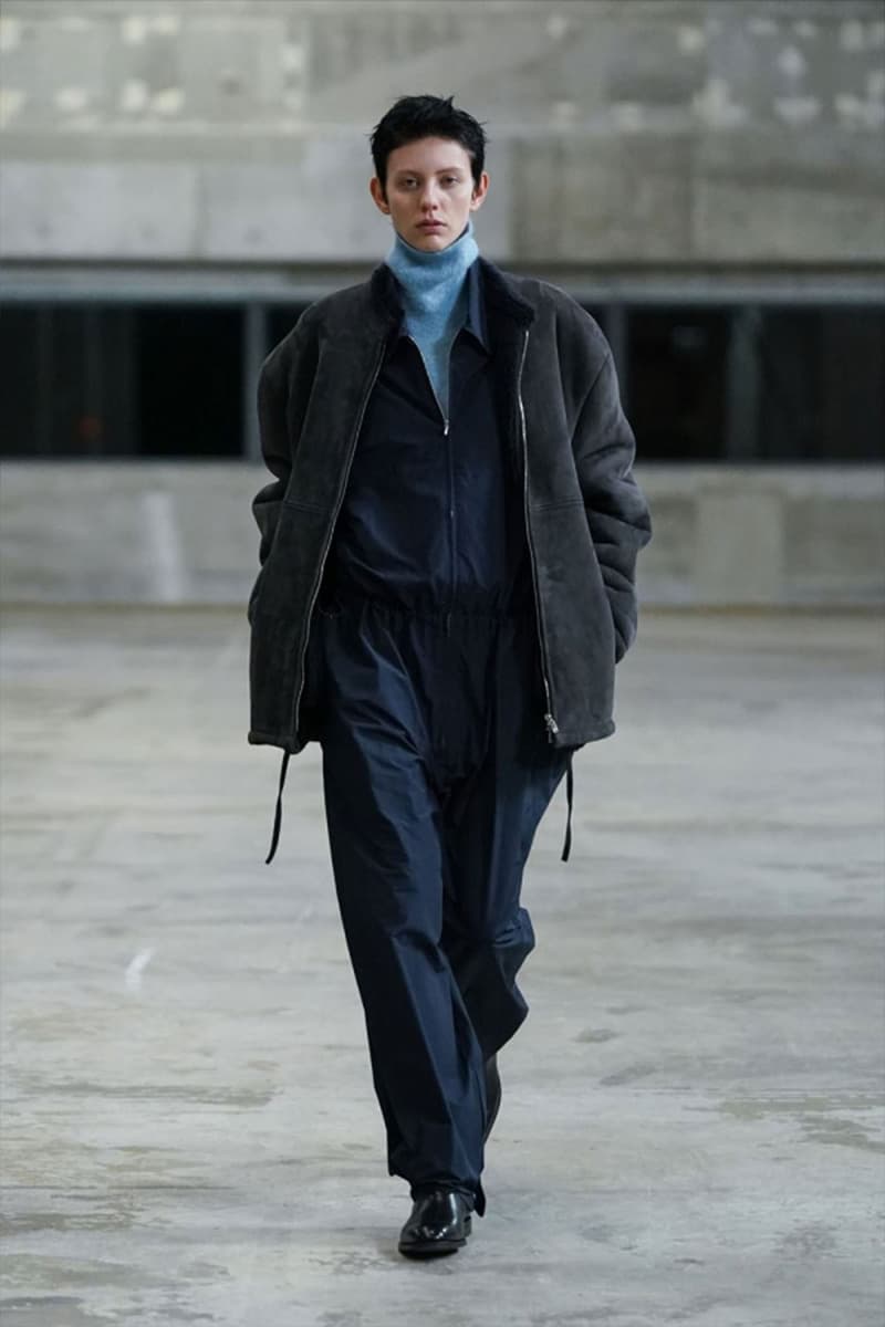 stein autumn fall winter 2022 fw22 kiichiro asakawa 2016 continuous perspective black dark blue grey mohair trench coats down jackets runway show images