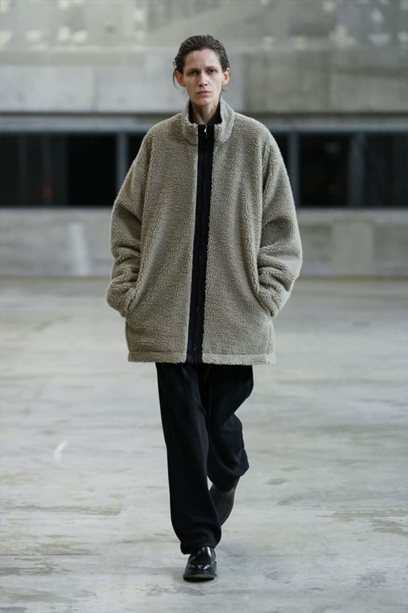 stein autumn fall winter 2022 fw22 kiichiro asakawa 2016 continuous perspective black dark blue grey mohair trench coats down jackets runway show images