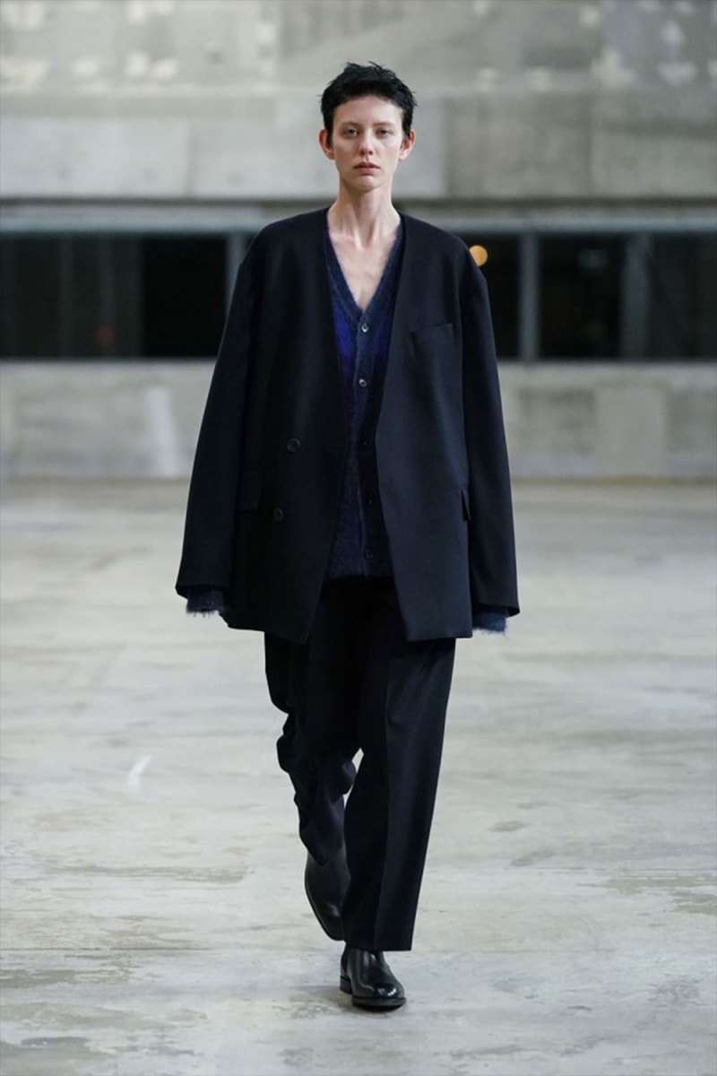 stein autumn fall winter 2022 fw22 kiichiro asakawa 2016 continuous perspective black dark blue grey mohair trench coats down jackets runway show images