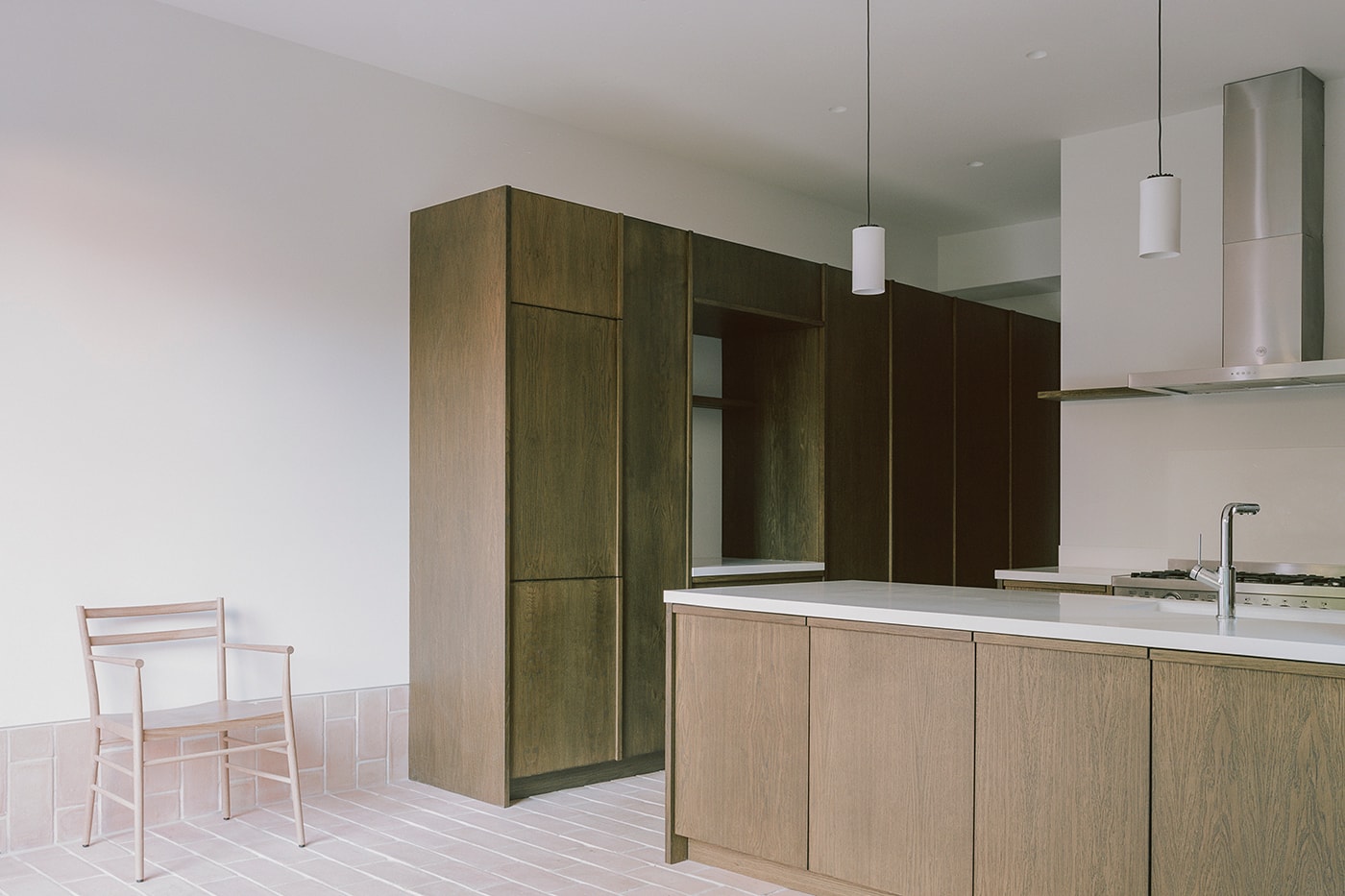 Studio McW Extends London Apartment to Create Work-From-Home Haven
