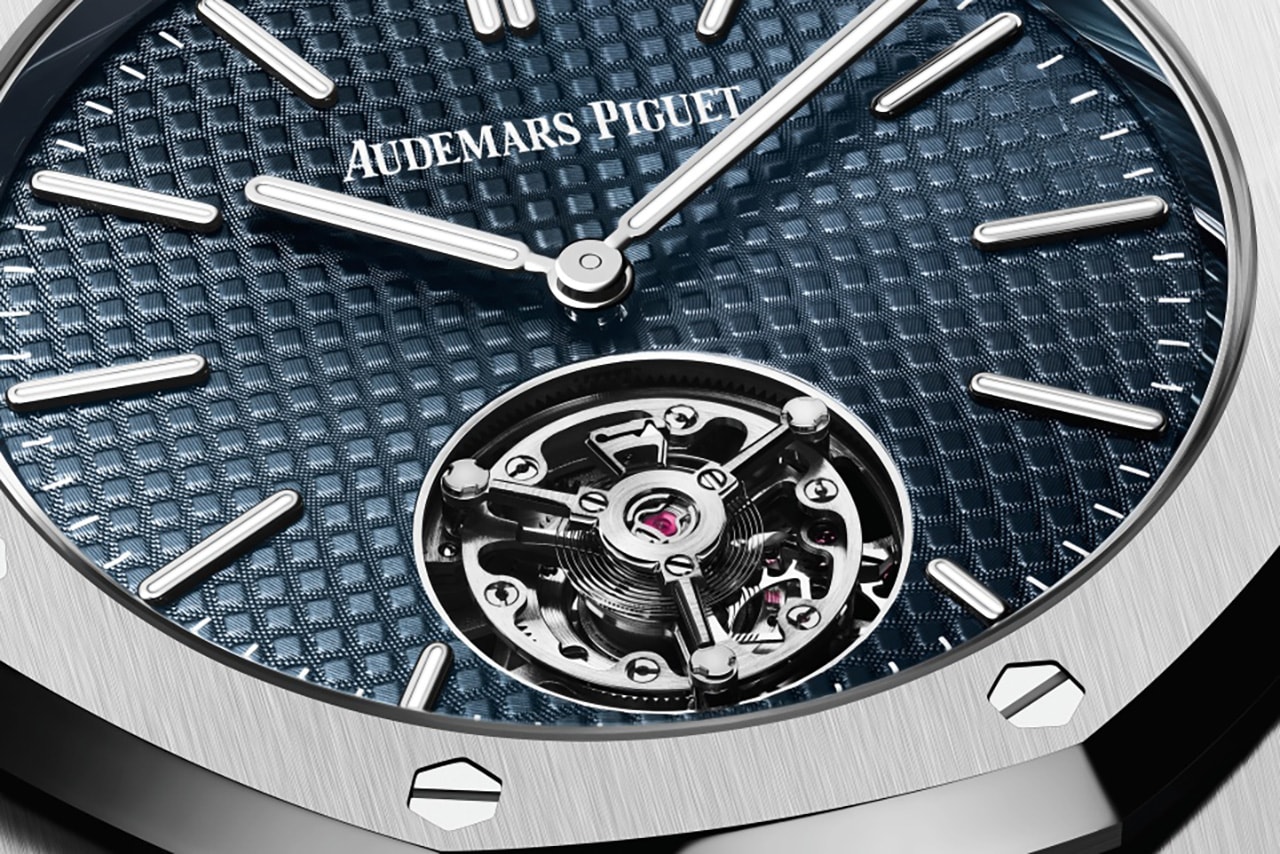 Audemars Piguet Fits Royal Oak Jumbo With Self-Winding Flying Tourbillon For the First Time