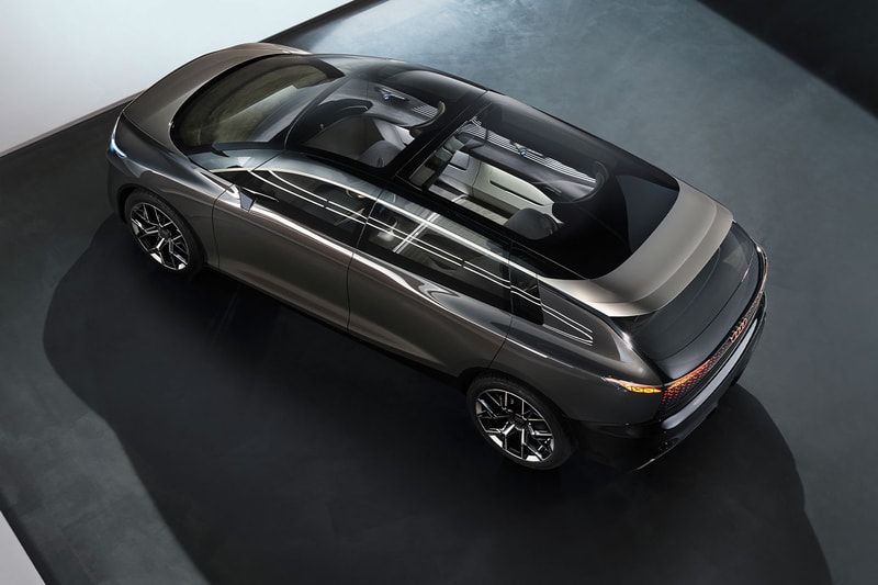 audi urbansphere concept 2022 China traffic megacity largest interior space swivel chairs autonomous retractable wheel glass minivan 