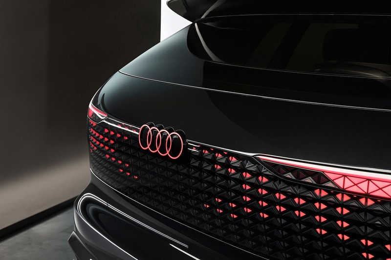 audi urbansphere concept 2022 China traffic megacity largest interior space swivel chairs autonomous retractable wheel glass minivan 