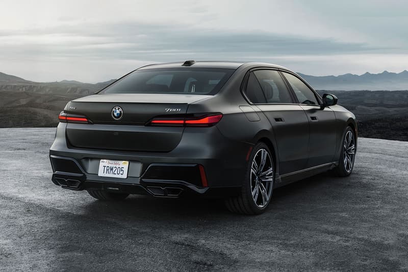 BMW 7 series three versions i7 fully electric hybrid x7 suv 760i xdrive v-8 engine 536 hp i-6 standard m sport package gesture control