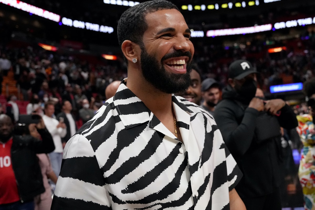 Drake Hits Major Milestone, Outstreams All Pre-1980 Tracks With His 2021 Catalog rapper toronto the six 6god ovo billboard raptors drake night 