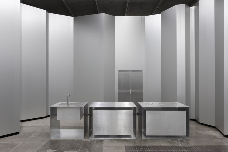 Elmgreen & Dragset "Useless Bodies?" Fondazione Prada