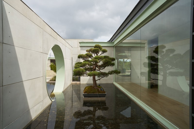 J Balvin Shows off His Mountainous Medellín Villa Cinco Sólidos Casa Aire reggaeton architecture contemporary mansion vista Takashi Murakami friendswithyou subtle japanese zen reggaeton