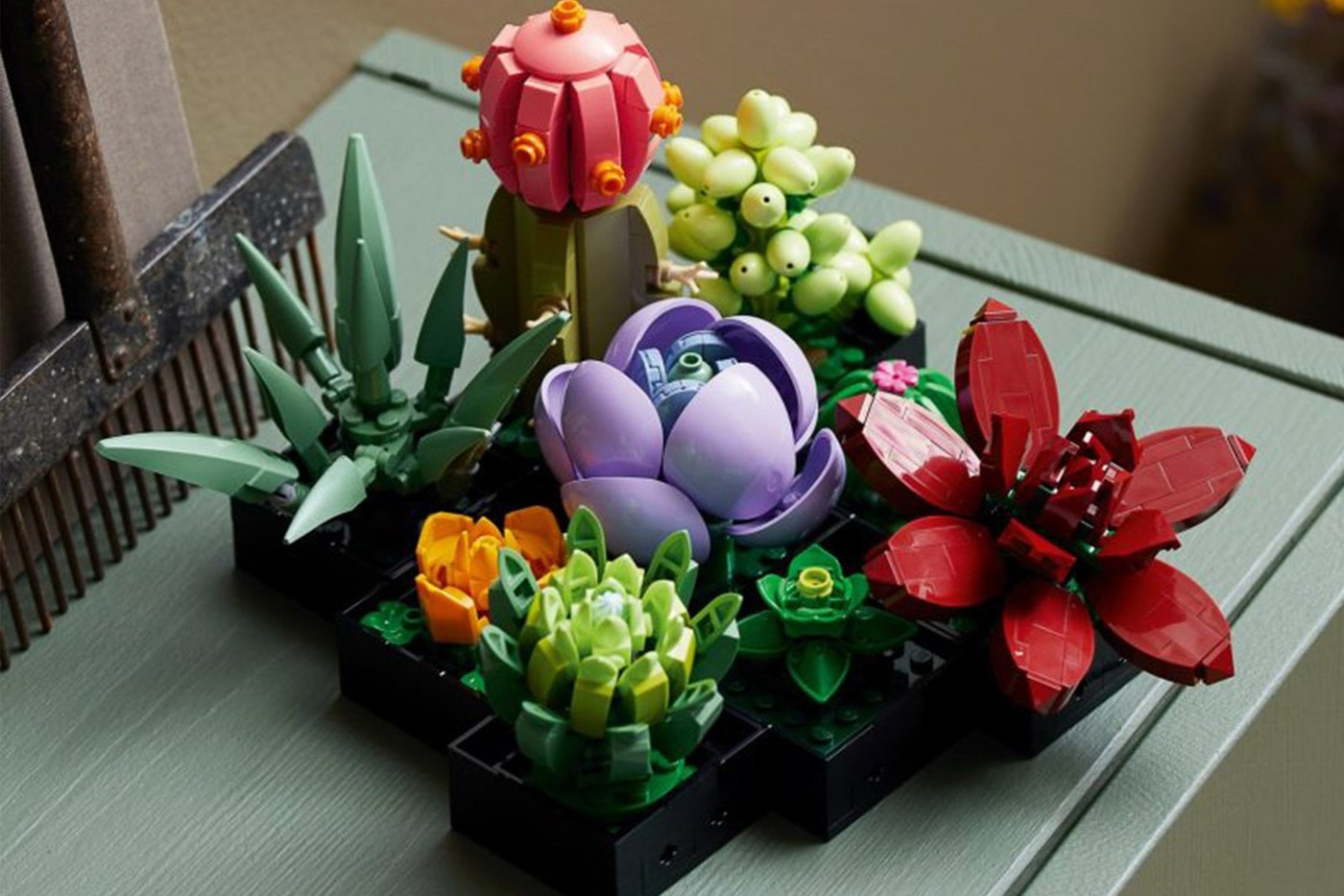 LEGO Creator Expert Botanical Collection Orchid Succulents Teaser