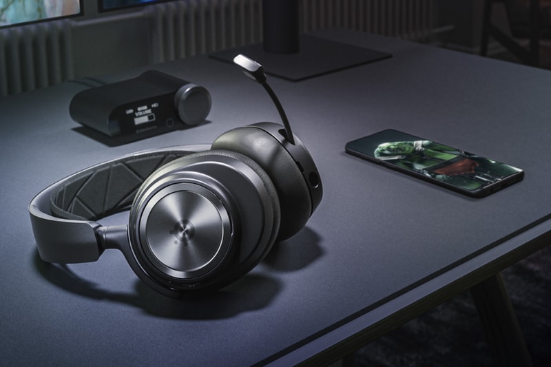 SteelSeries Artis Nova Pro Gaming Headset Wired Wireless Model AI-Powered Sound Noise Cancellation New Features Preview Image