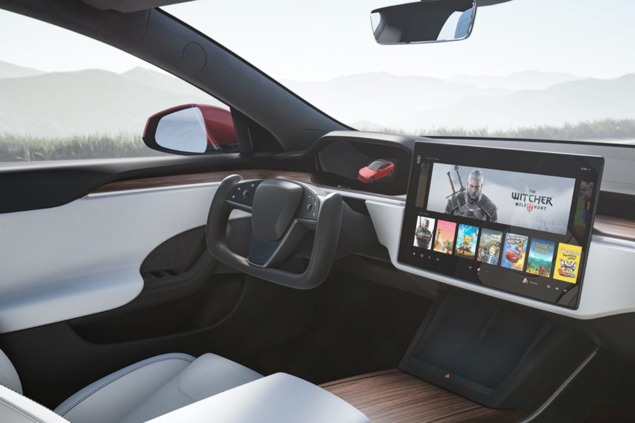 New Tesla Model S Reportedly Has Swiveling Center Screen