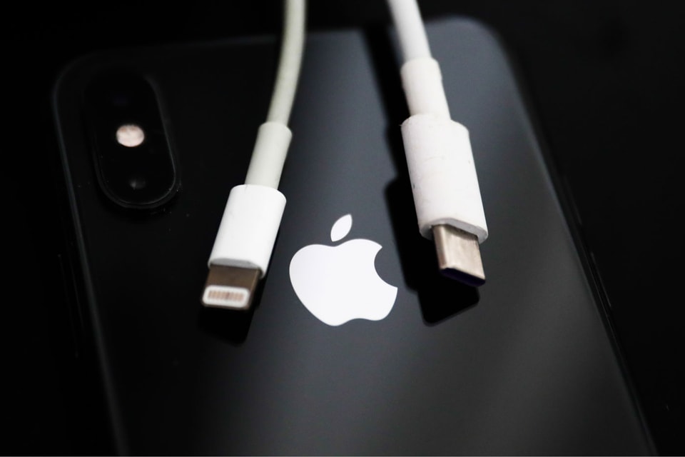 iPhone Sticking With Lightning Port Over USB-C for 'Foreseeable Future' -  MacRumors